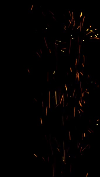 4K Sparks colpisce su sfondo nero, Sparks Over Black (ULTRA HD, UHD, 4K). Spark Wall creato da Gun Powder Sparks Falling. (MODALITÀ AGGIUNTA) — Video Stock