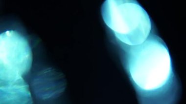 Farklı olaylar ve projeler için Işık Sızıntıları 4K Görüntüsü Ekle ya da Ekran Karıştır kiplerini kullanarak güncel görüntü ve kompozitinizin üzerine bırakın. Lens parlamaları geçiş lensleri ışık sızıntıları oluşturur