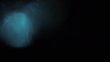 Farklı olaylar ve projeler için Işık Sızıntıları 4K Görüntüsü Ekle ya da Ekran Karıştır kiplerini kullanarak güncel görüntü ve kompozitinizin üzerine bırakın. Lens parlamaları geçiş lensleri ışık sızıntıları oluşturur