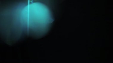 Farklı olaylar ve projeler için Işık Sızıntıları 4K Görüntüsü Ekle ya da Ekran Karıştır kiplerini kullanarak güncel görüntü ve kompozitinizin üzerine bırakın. Lens parlamaları geçiş lensleri ışık sızıntıları oluşturur