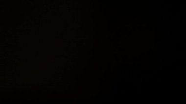 Lens parlamaları ve gerçek ışık doğal kaplama sızdırır.