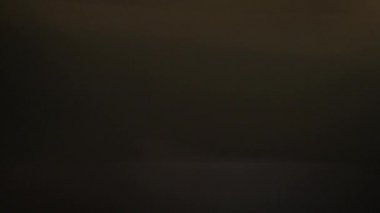 Lens parlamaları ve gerçek ışık doğal kaplama sızdırır.