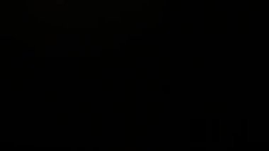 Lens parlamaları ve gerçek ışık doğal kaplama sızdırır.