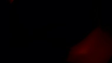 Amber Light Kara Arkaplanda Sızıntı Yapıyor. Üst üste koy. Dönüşüm. Video Renk Filtreleri