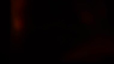 Amber Light Kara Arkaplanda Sızıntı Yapıyor. Üst üste koy. Dönüşüm. Video Renk Filtreleri