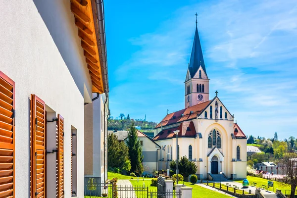 Krapina Widok Kościoła Parafialnego Malowniczy Widok Starą Architekturę Mieście Krapina — Zdjęcie stockowe