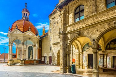 Marija Bistrica maian tapınak. / Ünlü dini yerde Zagreb şehir, Hırvatistan yakınındaki kuzey Hırvatistan Marija Bistrica mimarisi doğal görünümü.