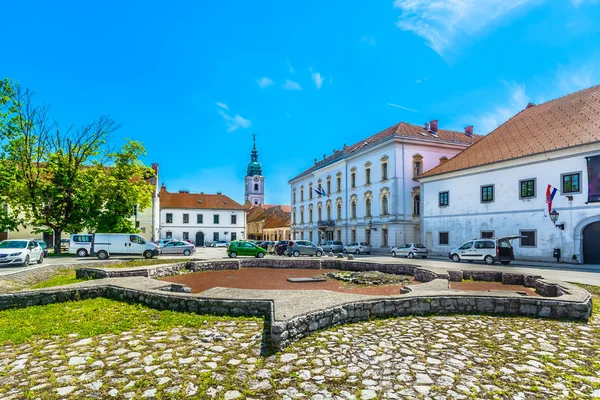Karlovac Barokke Architectuur Landschap Schilderachtig Uitzicht Kleurrijke Architectuur Lente Stad — Stockfoto