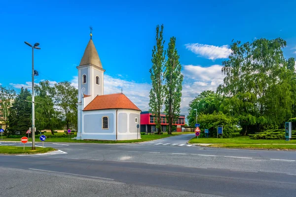 Krizevci Kościół Krajobraz Miasta Piękny Widok Malowniczą Scenerię Mieście Križevci — Zdjęcie stockowe