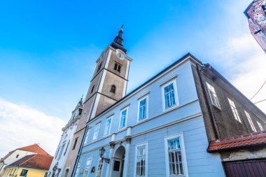 Križevci kilise achitecure görünümü. / Križevci şehrin görkemli Simgesel Yapı doğal manzaraya, turistik yer Hırvatistan, Europe.