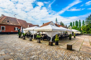 Varaždin kare mimari şehir. / İnanılmaz güzel sita ve şehirde merkezi Varaždin, Hırvatistan, Europe popüler tarihi noktası Barok Meydanı doğal görünümü. 