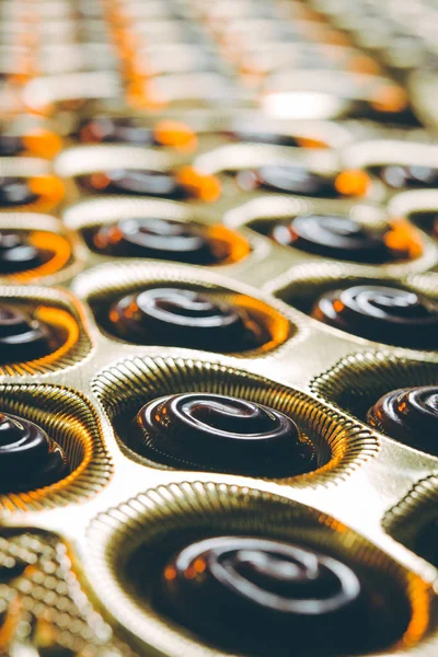 Chocolate candy making — Stock Photo, Image