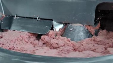 Kıyılmış et fabrikası