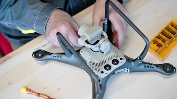 Drone naprawić złamane — Wideo stockowe