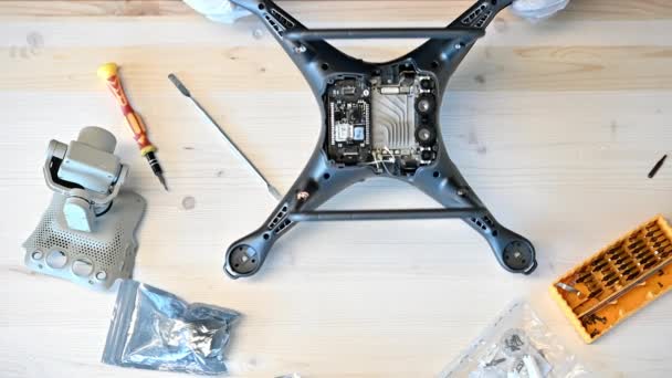 Drone cassé fixer — Video