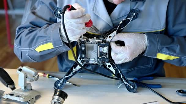 Drone roto fijar — Vídeos de Stock