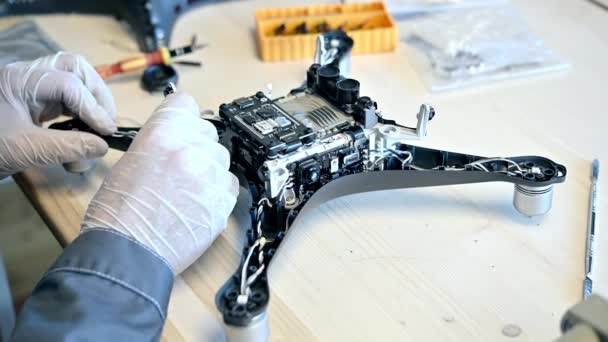 Drone cassé fixer — Video