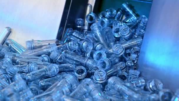 Fábrica de preformas de botella de plástico — Vídeos de Stock