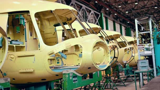 Výroba vrtulníků pro letecký průmysl — Stock video
