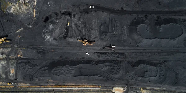 Видобуток вугілля зверху — стокове фото