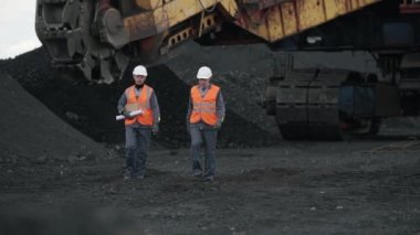 kömür madenciliği işçisi açık çukur