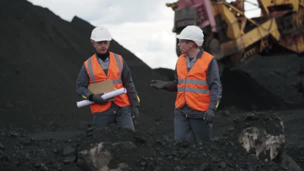 Kolenmijn werker open pit — Stockvideo