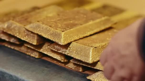 Gold ingot industry factory golden — Stock Video