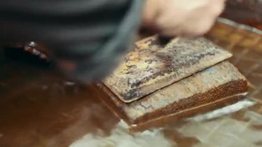 Altın külçe süreci el fabrikası yapma