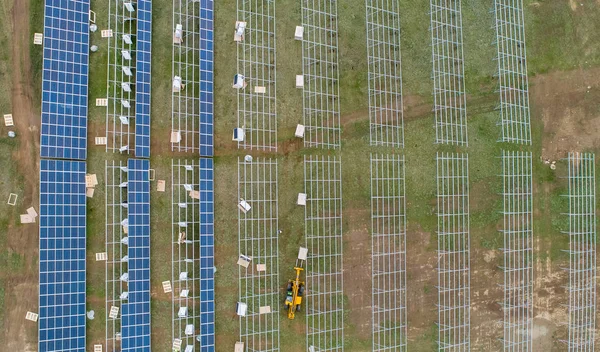Solar Panel energi elkonstruktion installation byggd — Stockfoto