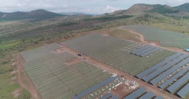 Panel solar energía electricidad construcción instalación construida — Vídeo de stock