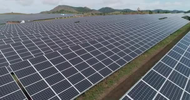 Panel solar energía electricidad construcción instalación construida — Vídeo de stock