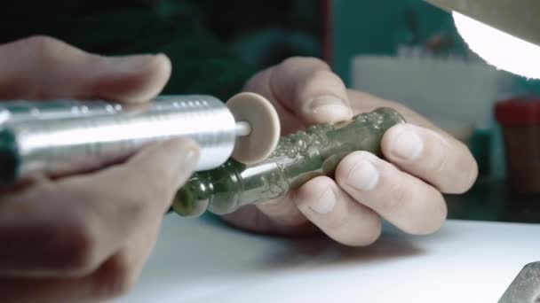 Jade nephritis nephrite processing greenstone factory making — Stock Video
