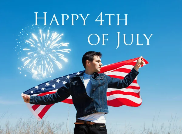 Glücklich Juli Karte Mann Hält Schwenkende Amerikanische Flagge Der Hand — Stockfoto