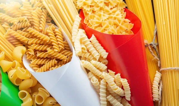 Tipos Variedad Formas Pasta Italiana Cruda Papel Color Bandera Italia — Foto de Stock