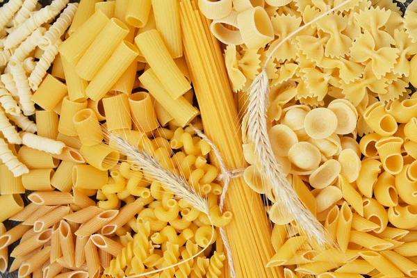 Tipos Variedad Formas Pasta Italiana Cruda Fondo Tradicional Comida Italiana — Foto de Stock