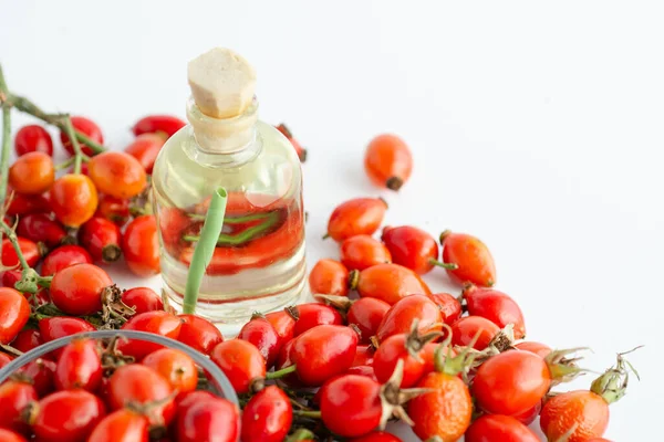 Hagebutten Kamille Hundsrosenöl Sanddorn Und Goji Beeren Viburnum Zweig Heilpflanzen — Stockfoto