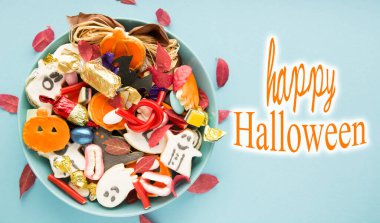 Cadılar Bayramı Jack o Fener şeker kasesi içinde şeker ve cadılar bayramı kurabiyeleri Hediye kartı