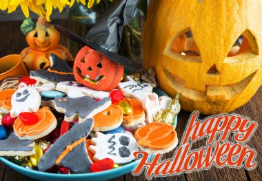 Cadılar Bayramı Jack o Fener şeker kasesi içinde şeker ve cadılar bayramı kurabiyeleri Hediye kartı