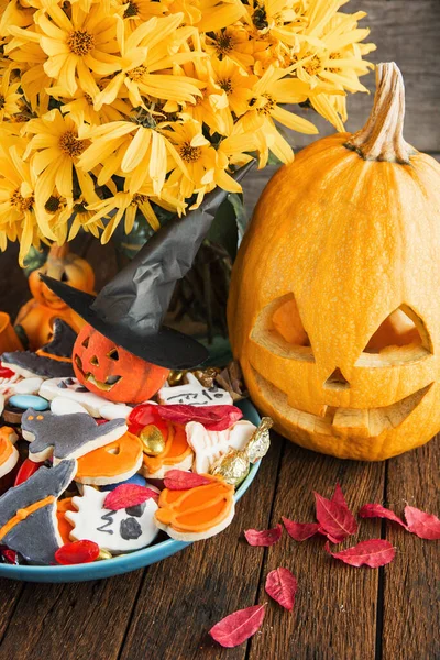 Halloween Jack Lantern Tök Fekete Háttérrel Ködben Körülötte Gyertyák Pókok — Stock Fotó