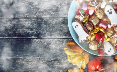 Cadılar Bayramı Jack o Fener şeker kasesi içinde şeker ve cadılar bayramı kurabiyeleri Hediye kartı