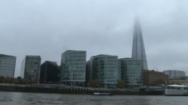 Thames nehrinden çekilen Londra manzarası