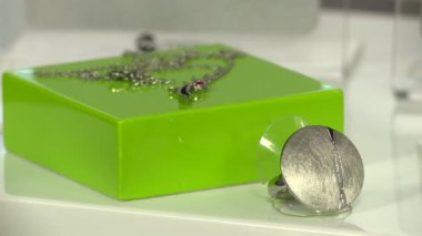 Stands 'da Deniz ve Kadın Mücevherleri