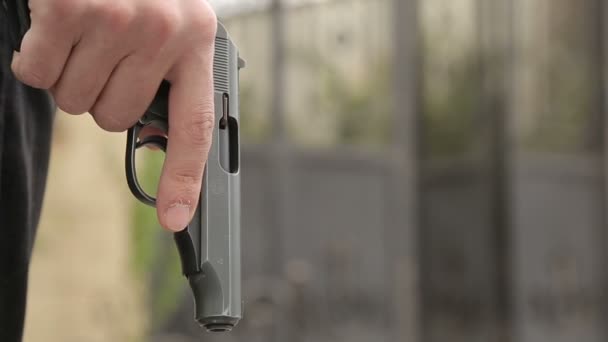 Minacciare Persone Con Arma — Video Stock