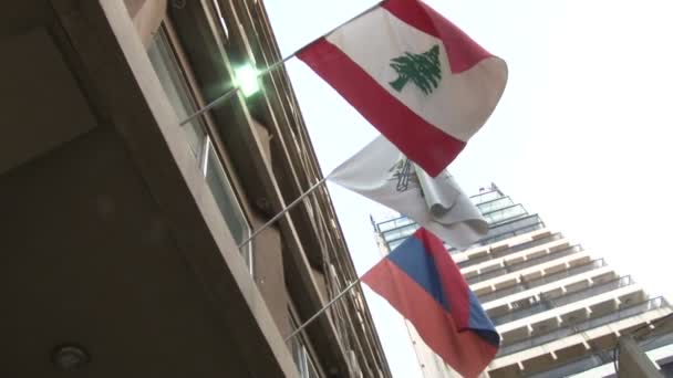 Banderas Del Líbano Armenia Ondean Sobre Edificio Beirut — Vídeo de stock