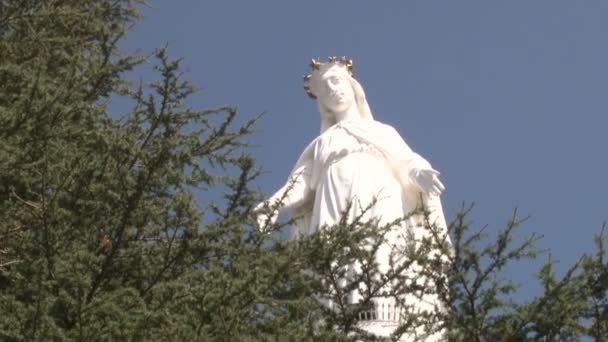 一个女人的大理石雕像 黎巴嫩夫人的圣地 Harissadaraoun — 图库视频影像