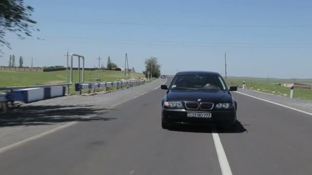 Yerevan Armênia Junho 2020 Carro Polícia Persegue Carro Pela Estrada — Vídeo de Stock