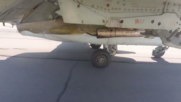 Aeronaves Ataque Militar Caças Força Aérea Decolam Pista Aeroporto Uma — Vídeo de Stock