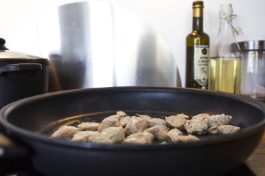 Bir mutfak evde yemek yapma 