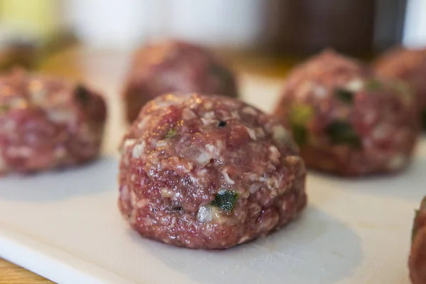 Hacer Albóndigas Una Cocina —  Fotos de Stock