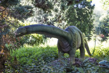 Danimarka'da bir parkta dinozor